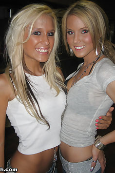 19 year old Holly posts amateur pictures