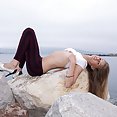 Geri Burgess sexy voyeur pics - image 