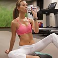 Sexy gym babe Geri Burgess - image 